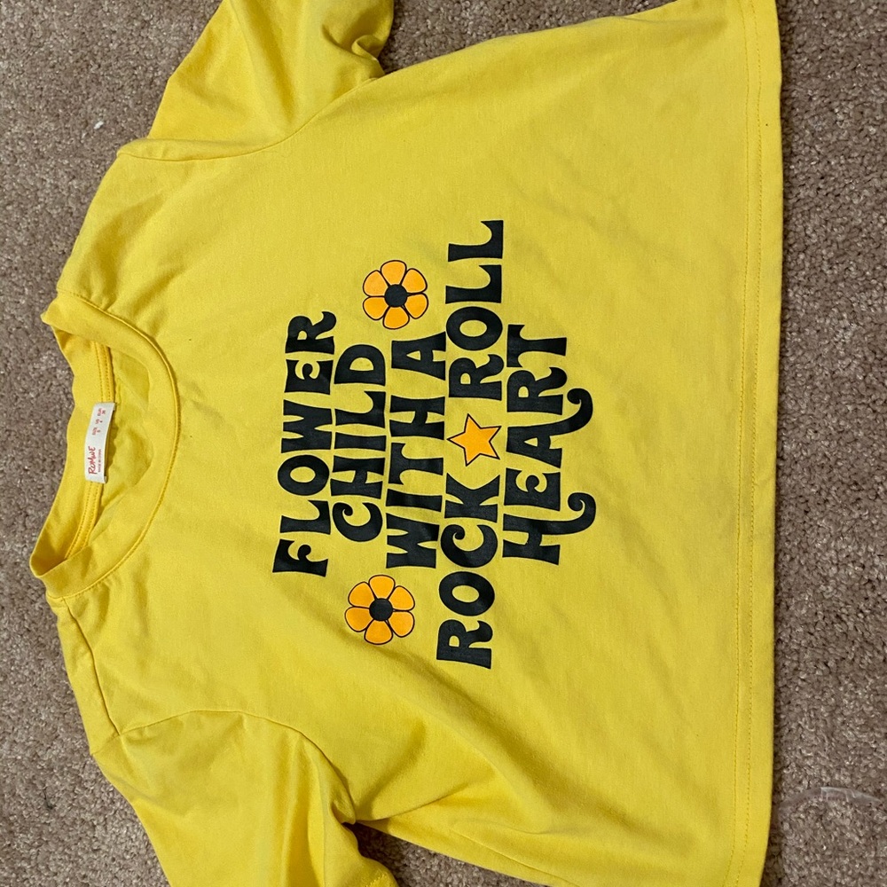 Yellow cropped t-shirt